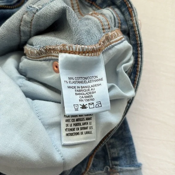 Reitmans “The Curvy” Super High Rise Denim Shorts - Picture 3 of 3